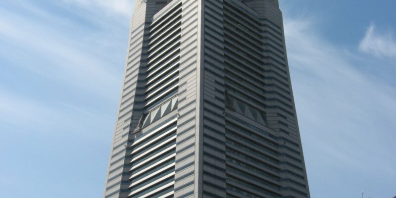 Yokohama_Landmark_Tower_02.jpg