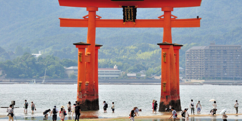 torii-itsukushima-shrine-miyajima-island-hiroshima-japan-3.jpg
