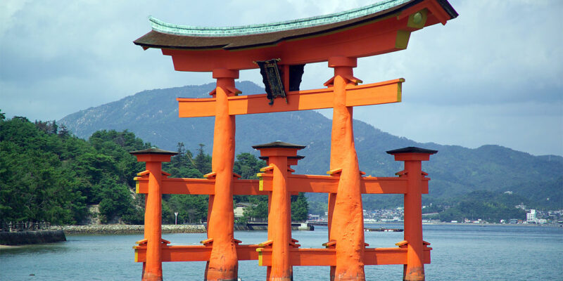 torii-itsukushima-shrine-miyajima-island-hiroshima-japan-5.jpg